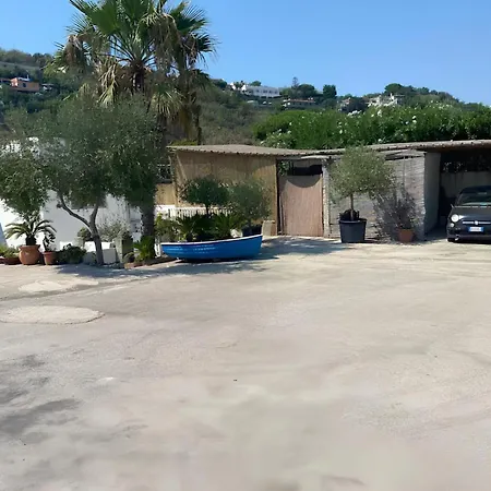 アパートホテル Baia Di Sorgeto *